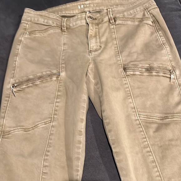White House Black Market Denim - White House Black Market Khaki Skinny Ankle Jeans size 8